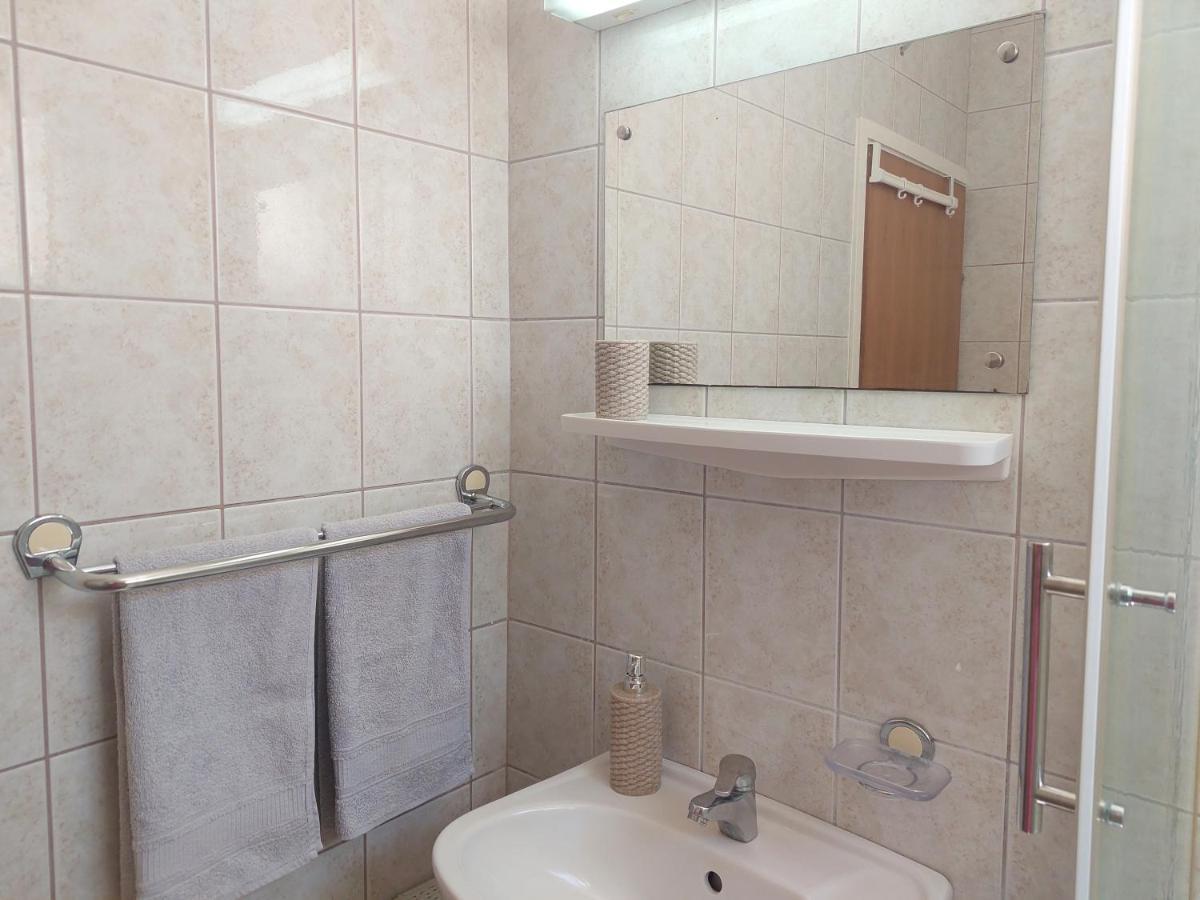 Apartman Luna Baška Voda Dış mekan fotoğraf